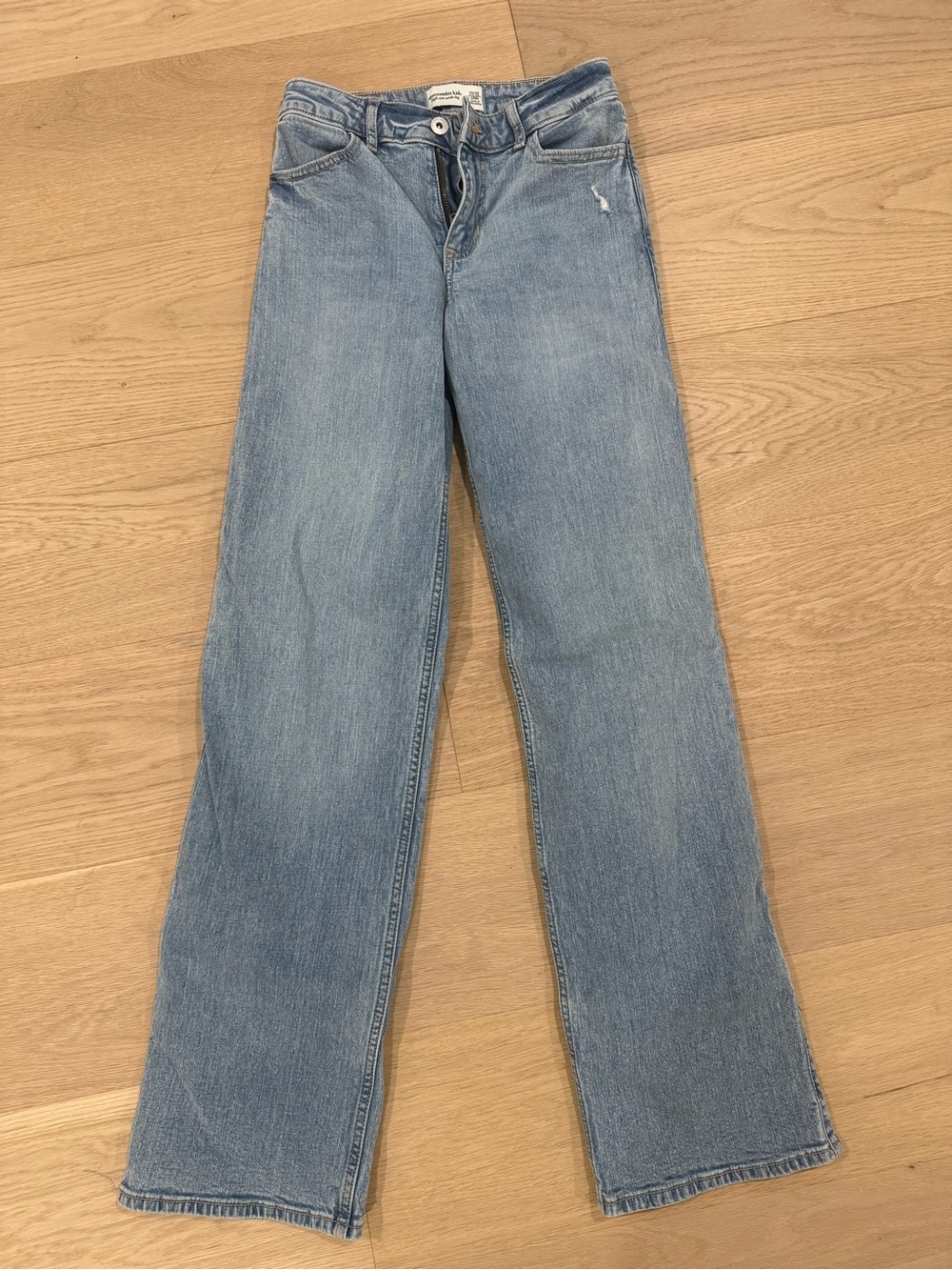 abercrombie kids 11/12 Long Light Wash Wide-Leg Jeans